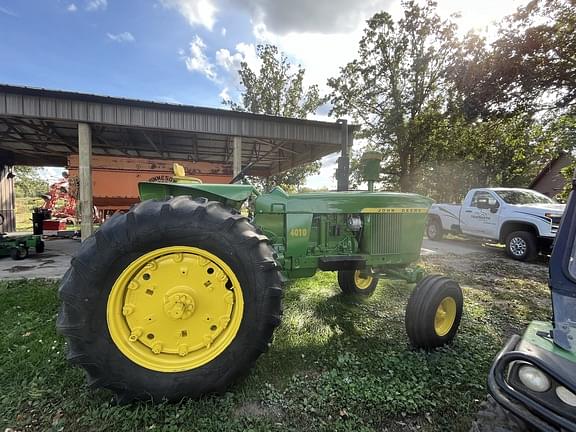 Image of John Deere 4010 equipment image 1