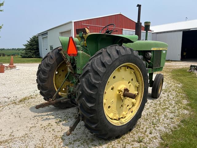 Image of John Deere 4010 equipment image 3