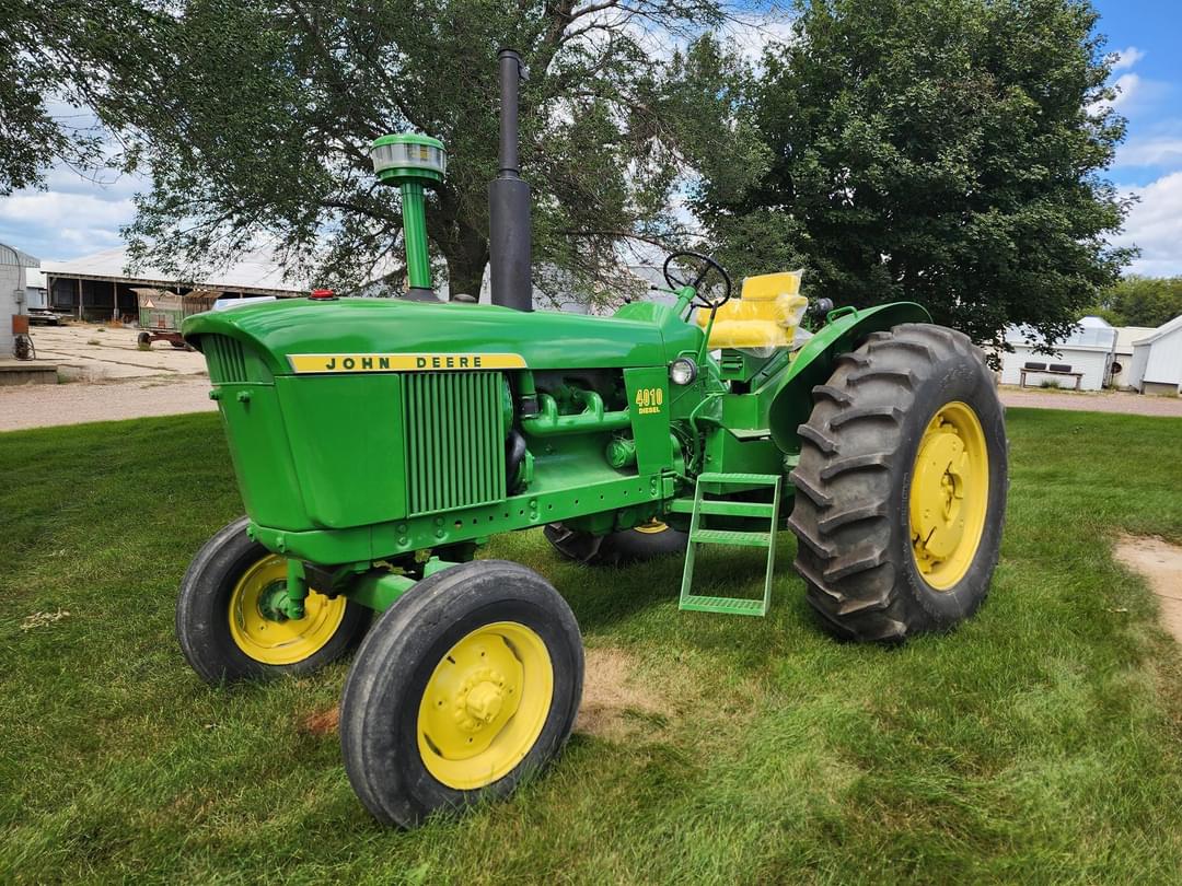 Image of John Deere 4010 Primary image