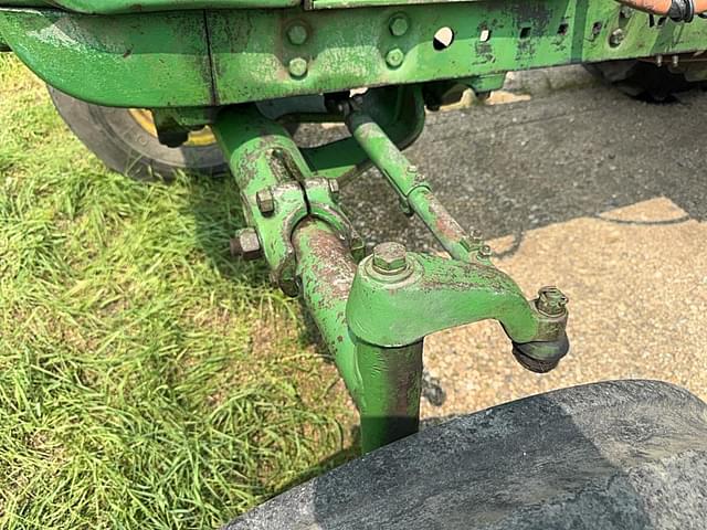 Image of John Deere 4010 equipment image 3