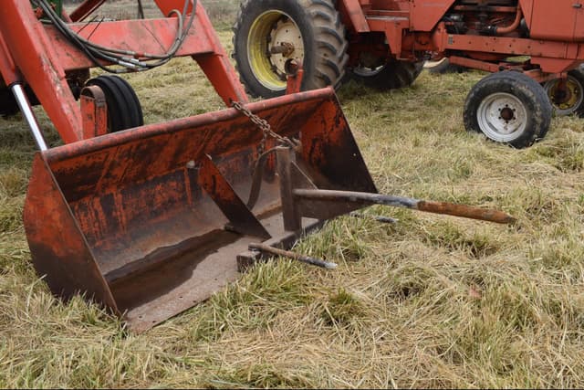 Image of John Deere 4010 equipment image 3