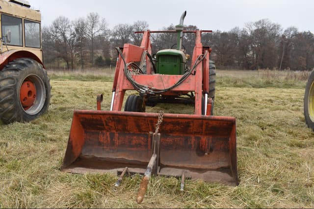 Image of John Deere 4010 equipment image 1