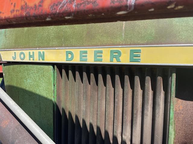 Image of John Deere 4010 equipment image 4