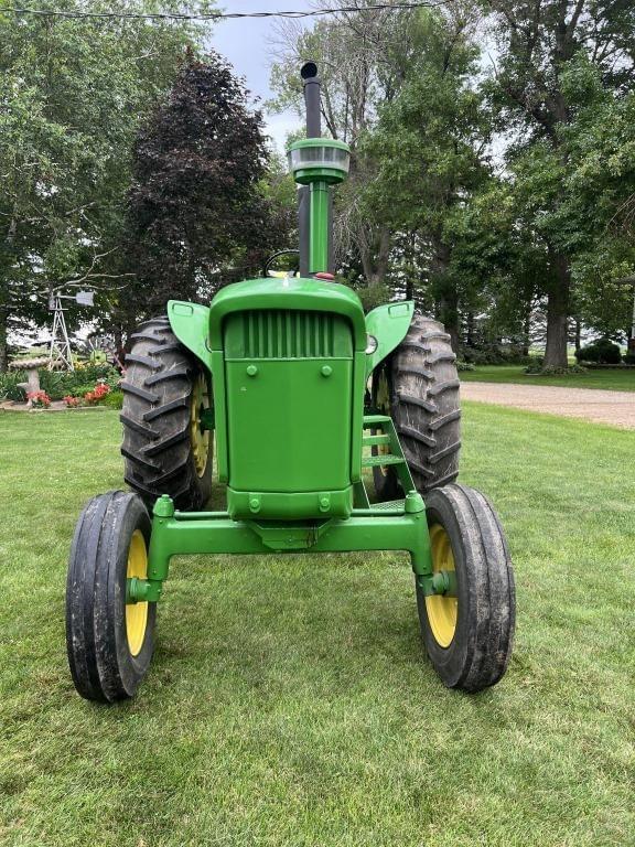 Image of John Deere 4010 equipment image 2