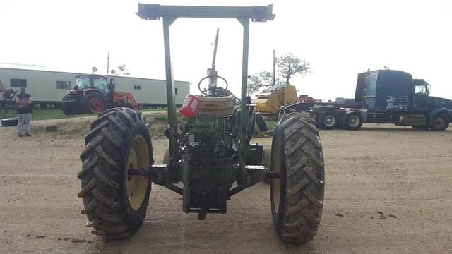 Image of John Deere 4010 equipment image 3