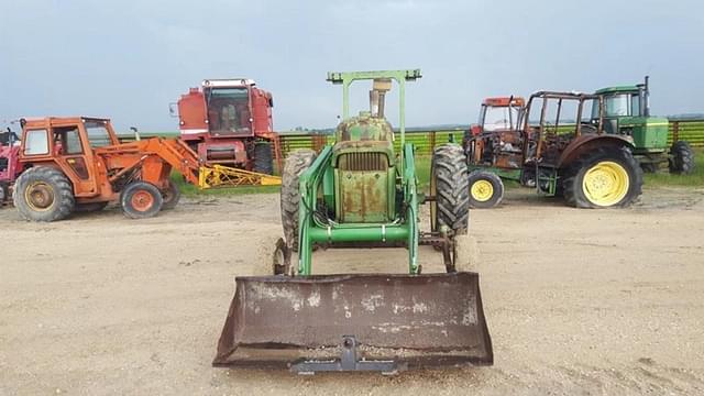 Image of John Deere 4010 equipment image 1