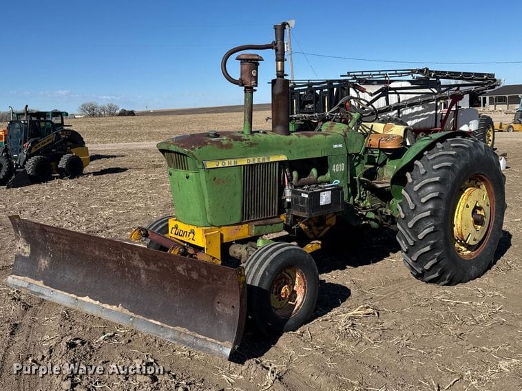 1963 John Deere 4010 Equipment Image0