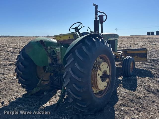 Image of John Deere 4010 equipment image 4