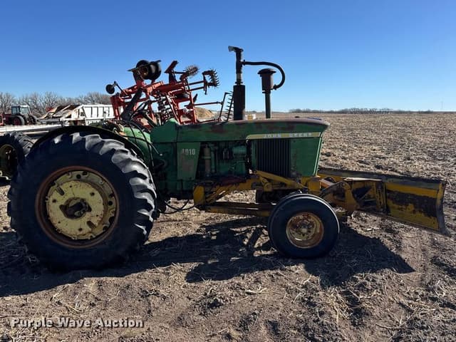 Image of John Deere 4010 equipment image 3