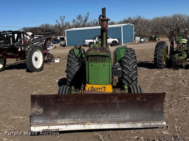 Image of John Deere 4010 equipment image 1