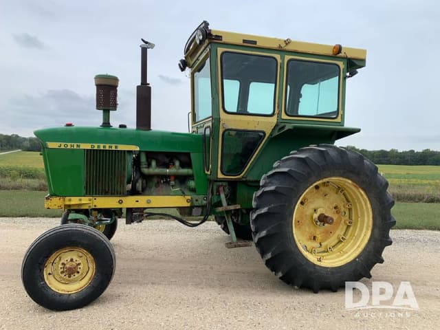Image of John Deere 4010 equipment image 1