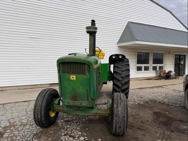 Image of John Deere 5010 equipment image 2