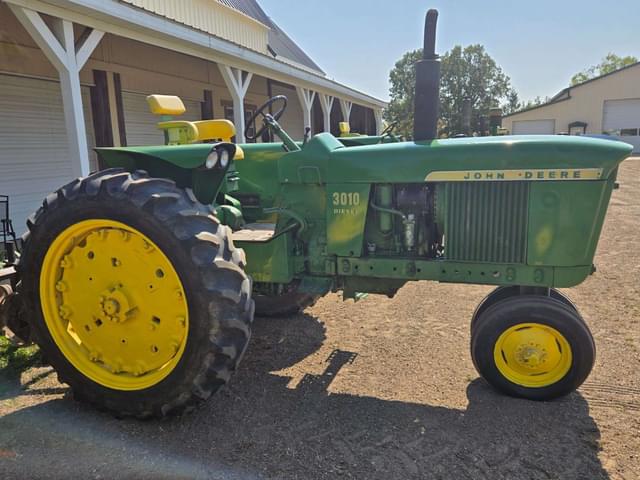Image of John Deere 3010 equipment image 1