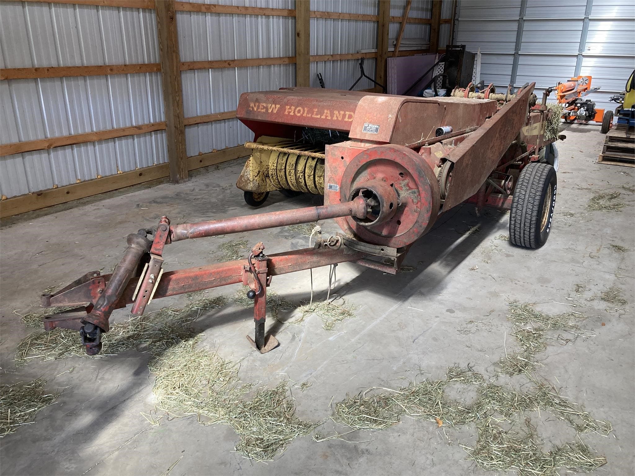 Main image New Holland 269