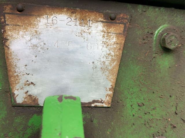 Image of Oliver 1600 equipment image 2