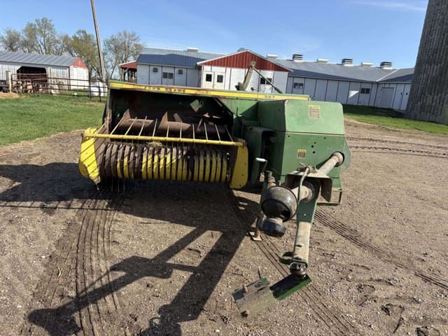 Image of John Deere 327 equipment image 2