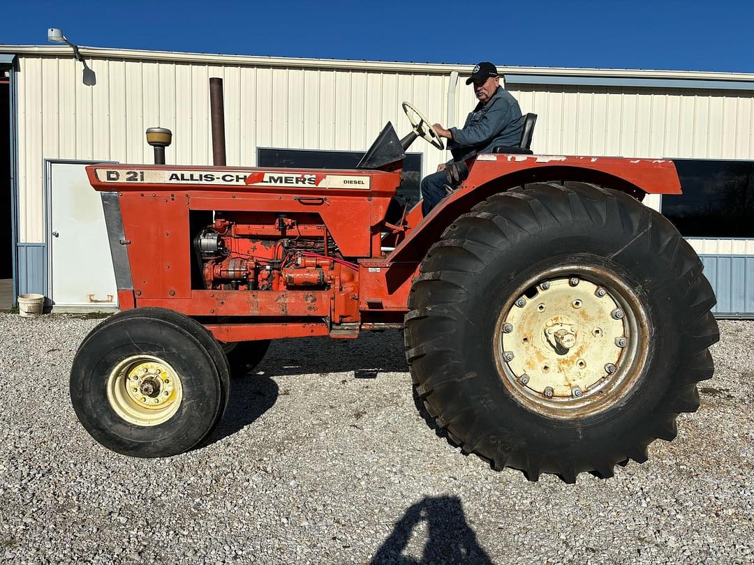 Image of Allis Chalmers D21 Primary image