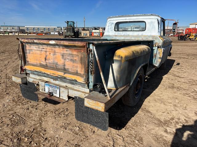 Image of Chevrolet C30 equipment image 3