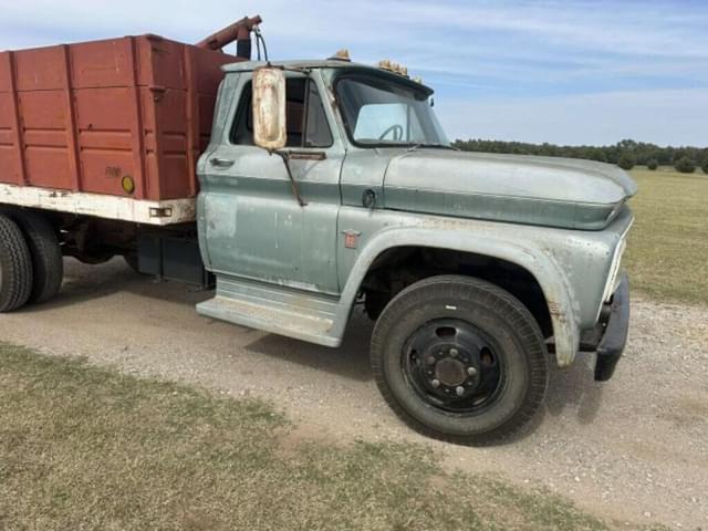 Image of Chevrolet C60 equipment image 4