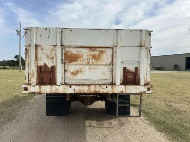 Image of Chevrolet C60 equipment image 3