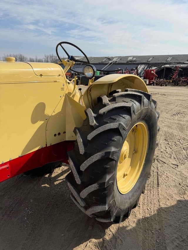 Image of Cockshutt 770 equipment image 4