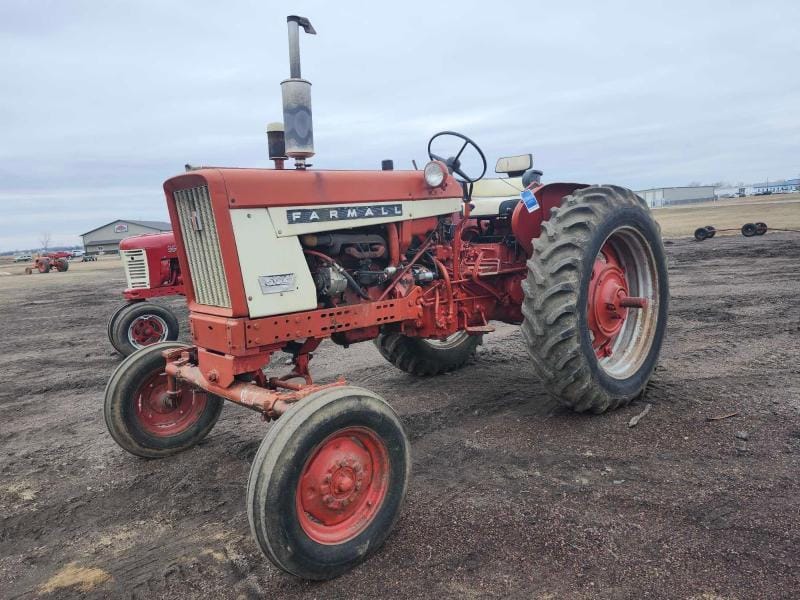 Main image Farmall 504