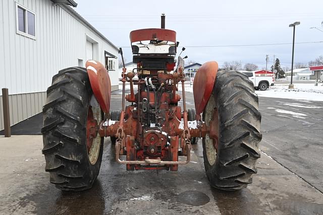 Image of Farmall 706 equipment image 3