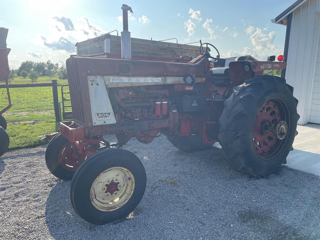 Image of Farmall 806 Primary image
