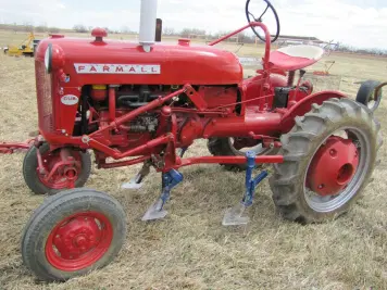 Main image Farmall Cub