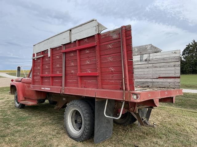 Image of Ford F600 equipment image 1