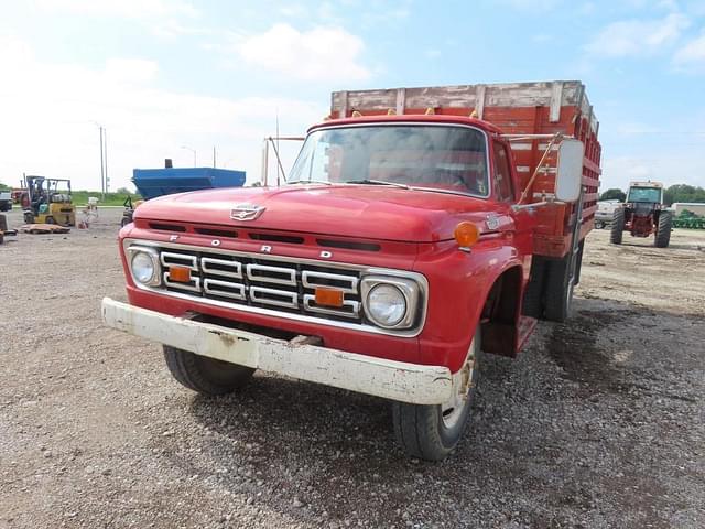 Image of Ford F600 equipment image 1