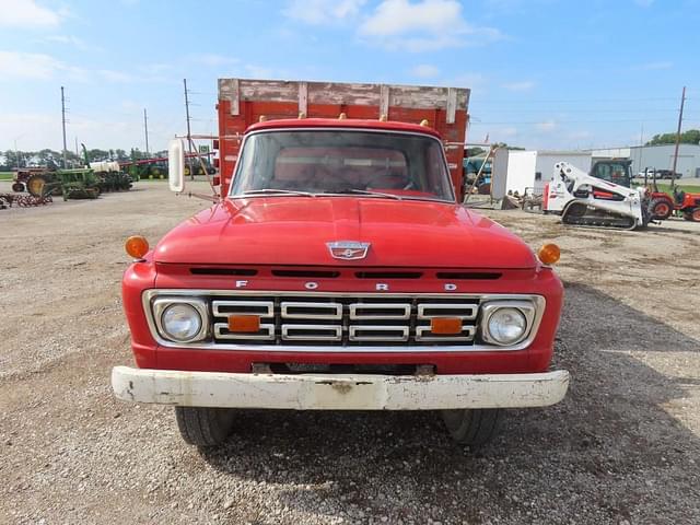 Image of Ford F600 equipment image 2