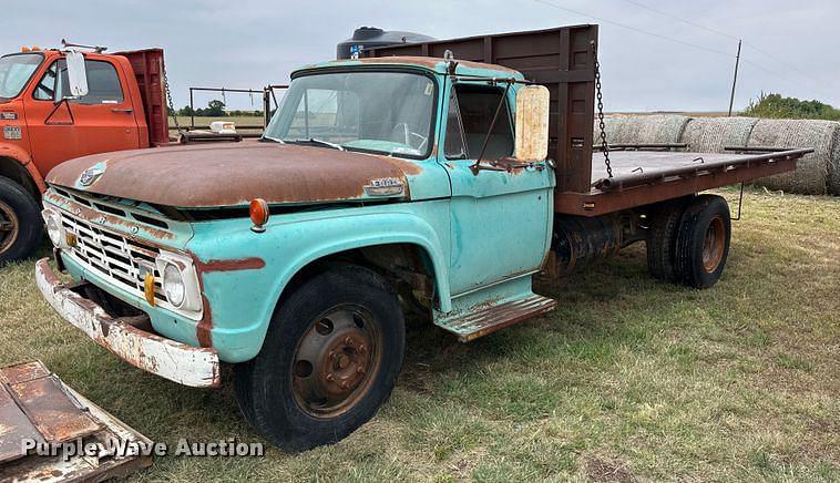 Image of Ford F600 Primary image