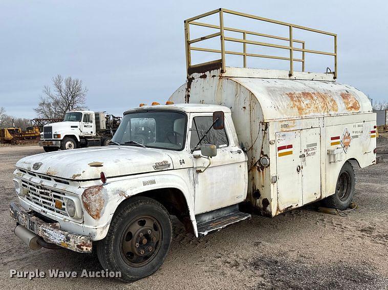 Image of Ford F600 Primary image