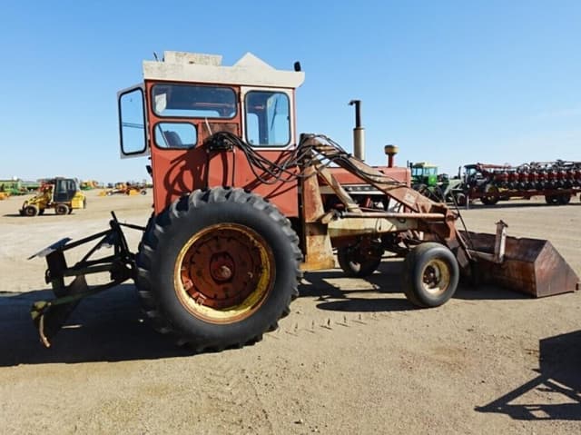 Image of International Harvester 706 equipment image 2