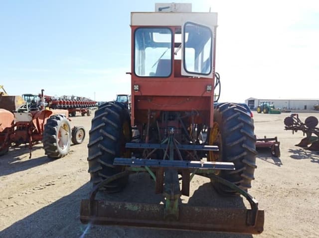 Image of International Harvester 706 equipment image 3