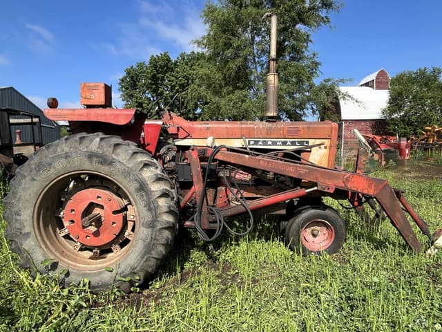 Image of International Harvester 806 equipment image 2