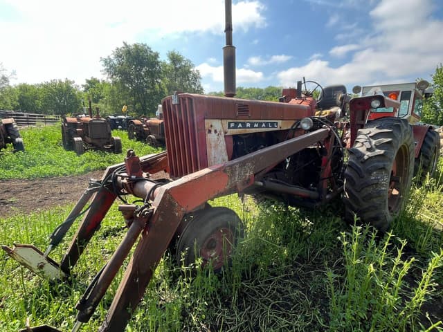 Image of International Harvester 806 equipment image 3