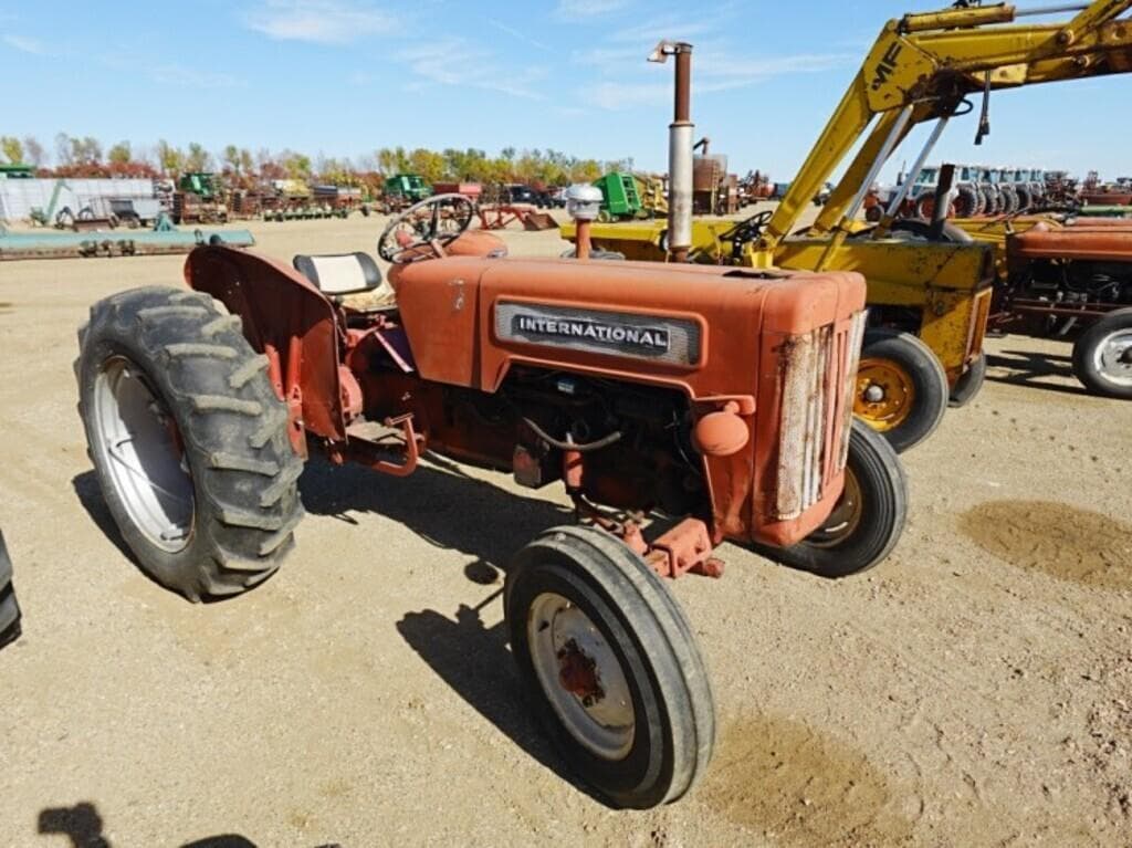 Image of International Harvester B-414 Primary image