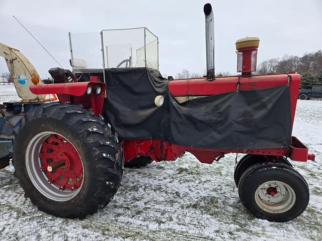 Image of International Harvester 806 equipment image 2