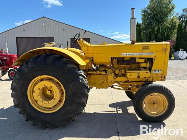 Image of International Harvester 2806 equipment image 3