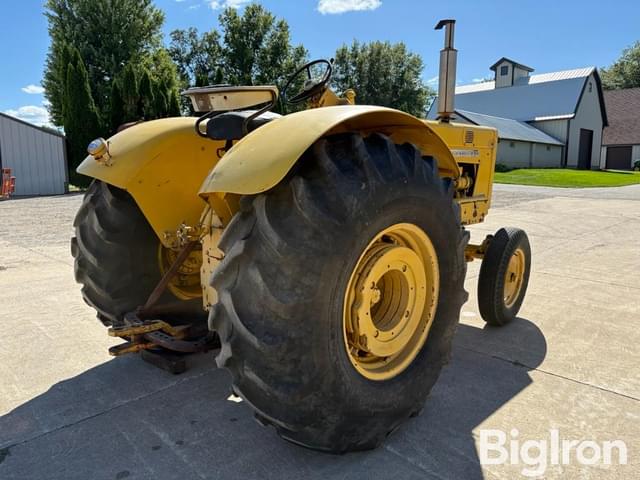 Image of International Harvester 2806 equipment image 4