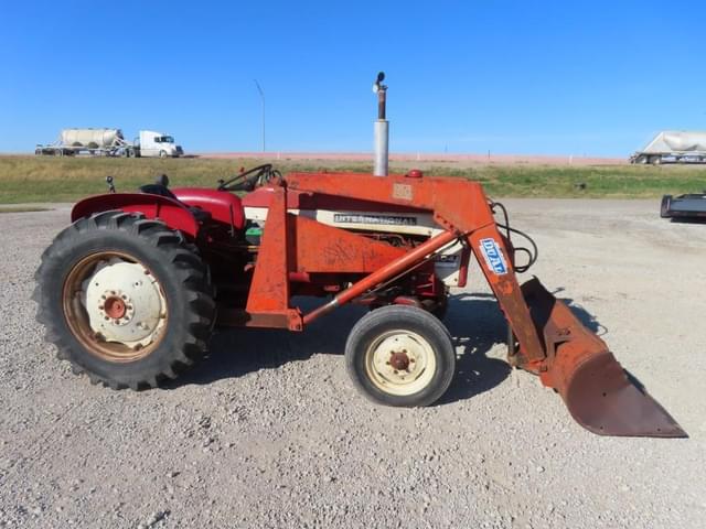 Image of International Harvester 404 equipment image 4