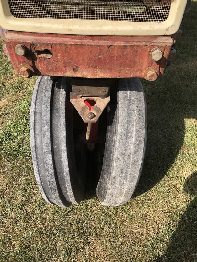 Image of International Harvester 460 equipment image 4