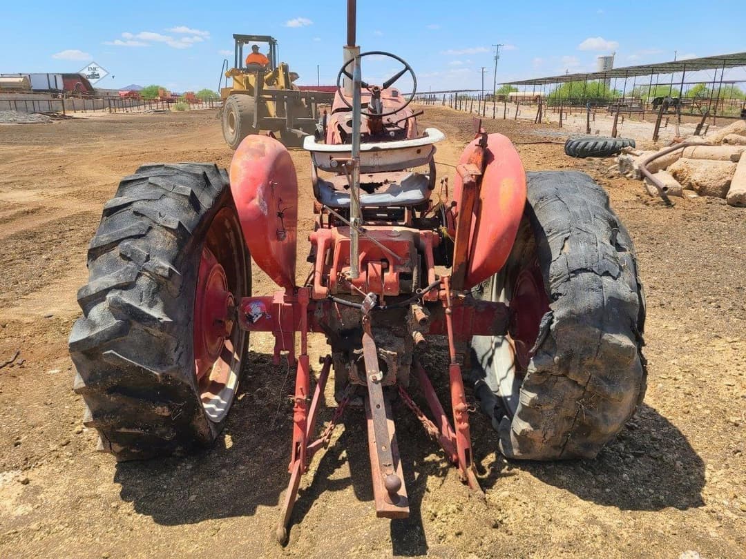Image of International Harvester 504 Image 1