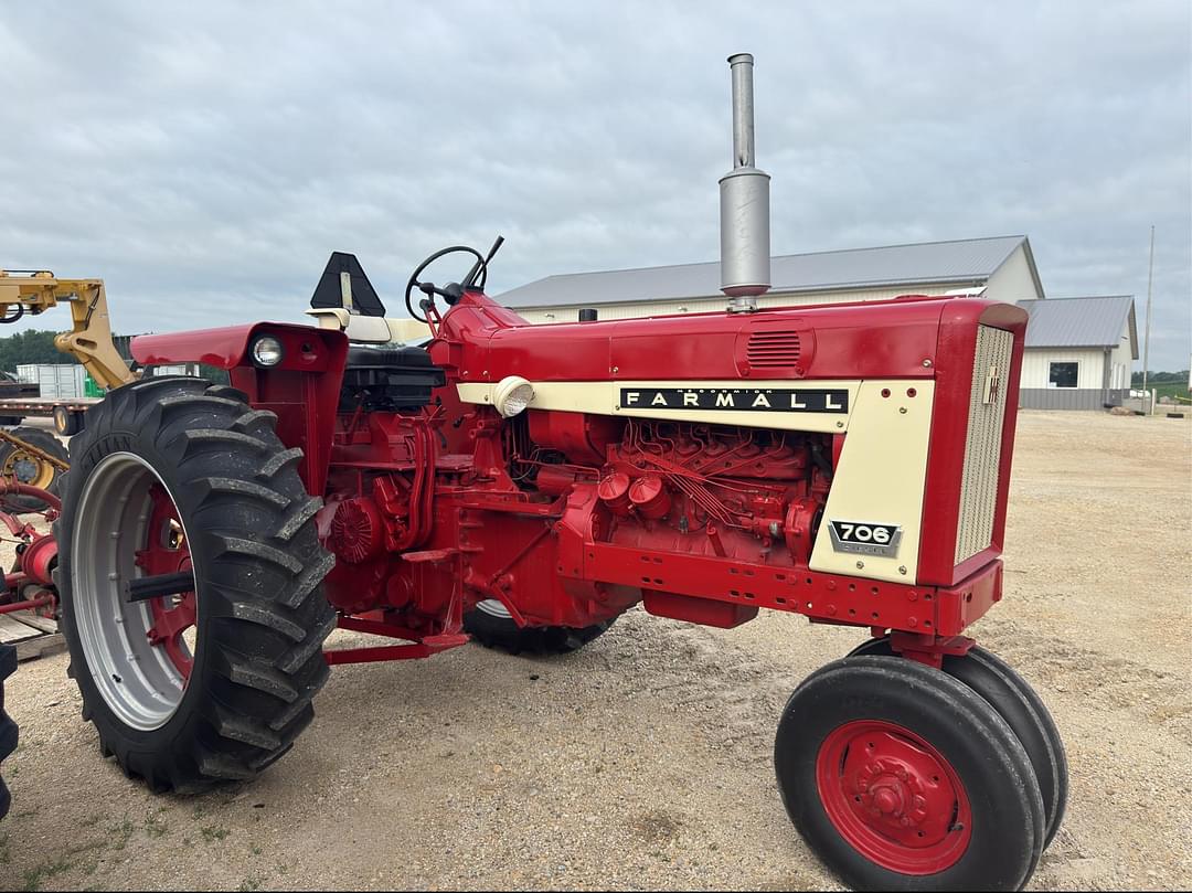 Image of International Harvester 706 Primary image