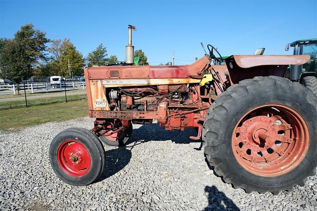 Image of International Harvester 706 equipment image 2