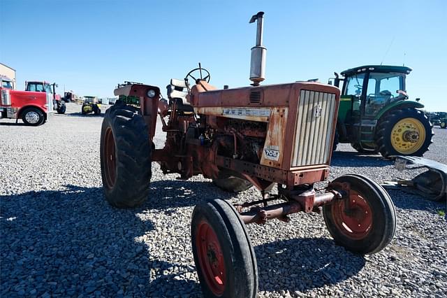 Image of International Harvester 706 equipment image 1