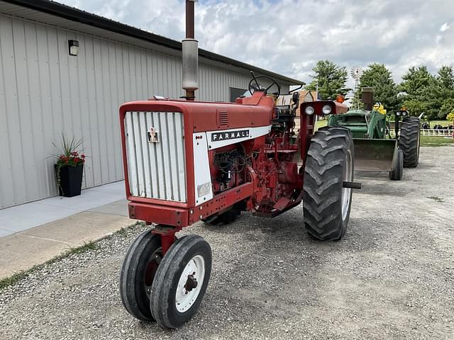 Image of International Harvester 706 equipment image 2
