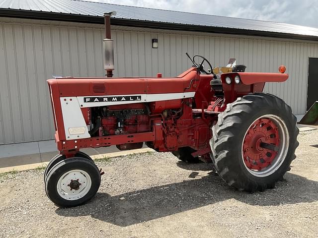 Image of International Harvester 706 equipment image 1
